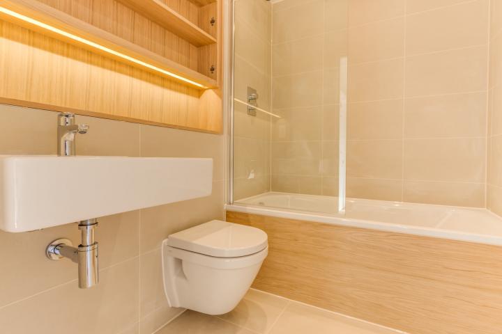 			Brand new refurb!, 2 Bedroom, 1 bath, 1 reception Flat			 Pembroke Road, MUSWELL HILL